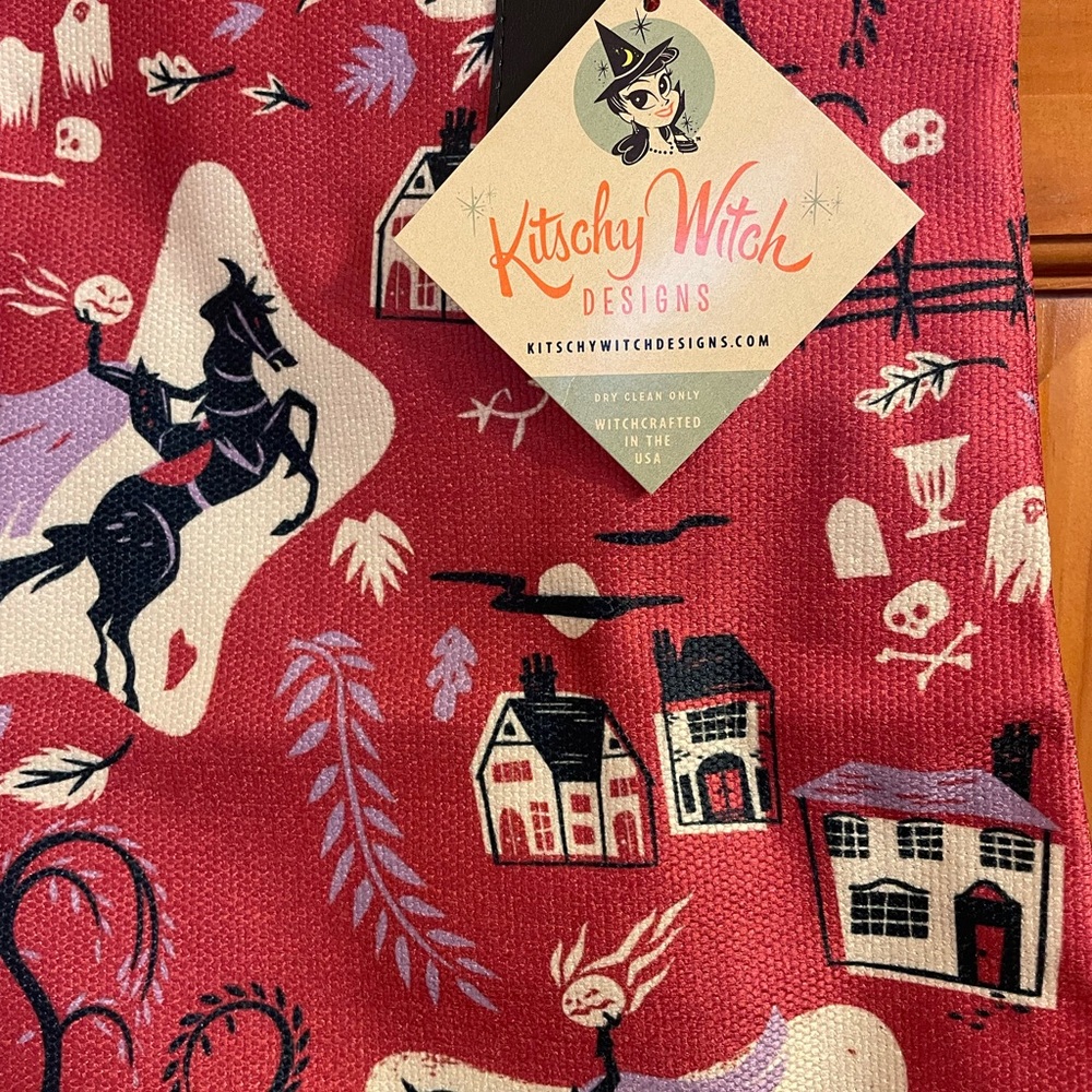 NWT HEADLESS HORSEMAN “KITSCHY WITCH” BRAND TOTE BAG Halloween Sleepy Hallow - Picture 4 of 15